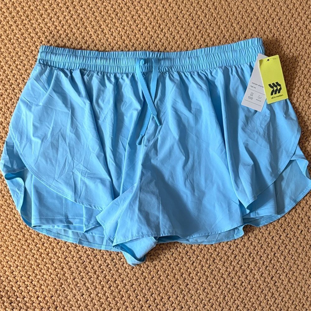 NWT All in Motion Sky Blue Woman’s Woven Work-out Shorts Size L